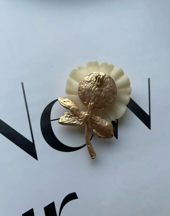 Broszka pastelowa elegancka róża