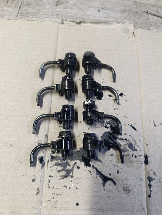 Форсунка масляна 2.9 Tdi Crdi Kia Carnival Hyundai Terracan таракан