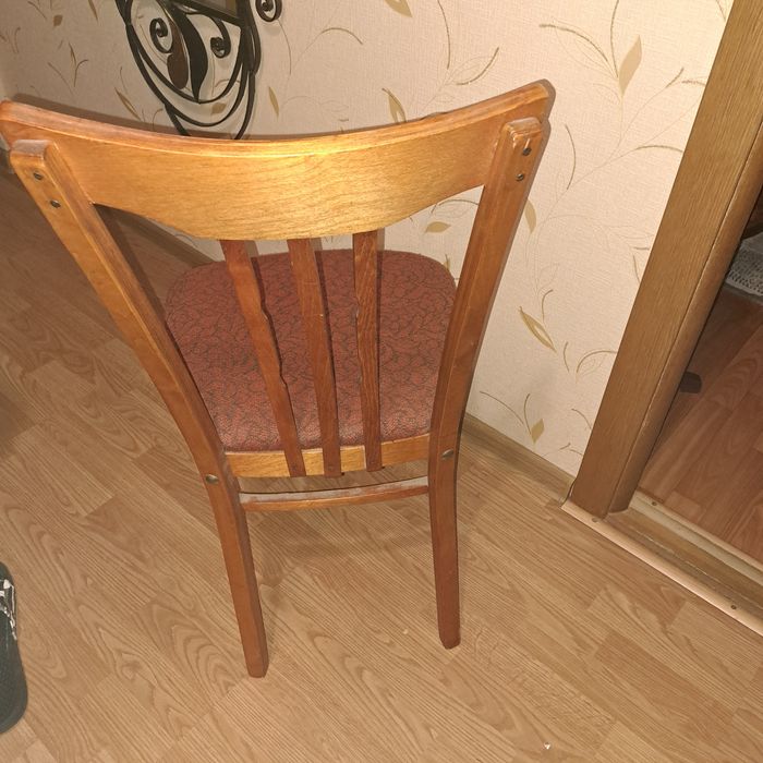 Стулья деревянные