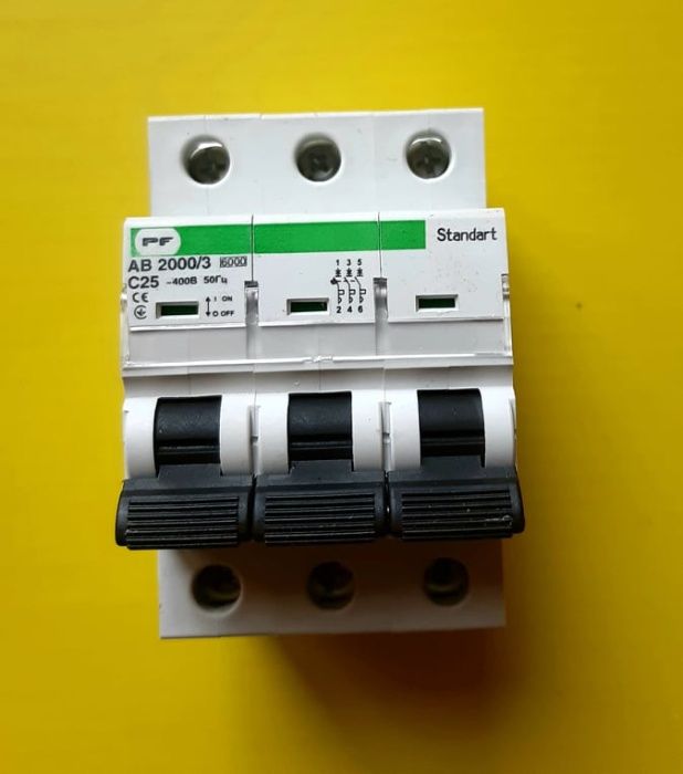 Перероблений автомат, перепакований, підсилений, передрукований