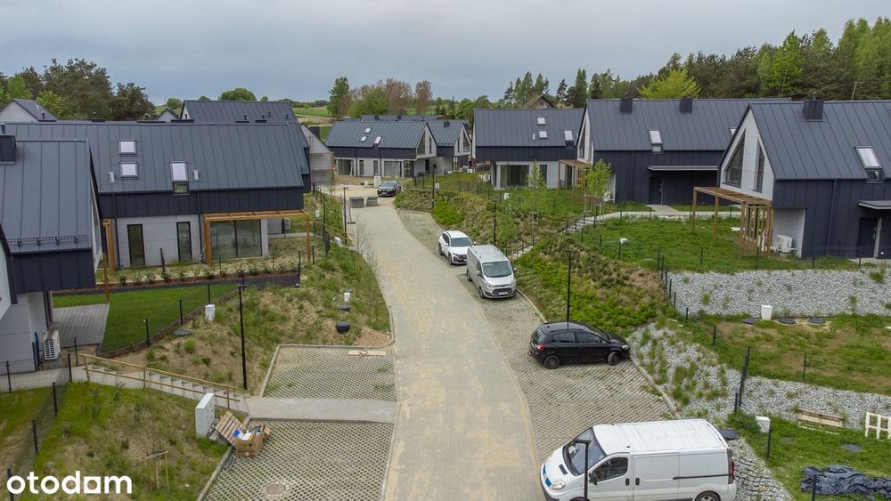 Dom z dużym ogrodem w Resorcie Aura Kaszub. Basen, sauna, jacuzzi.
