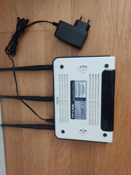 Продам беспроводной WiFi маршрутизатор TP-Link TL-WR841N.  V.8.2