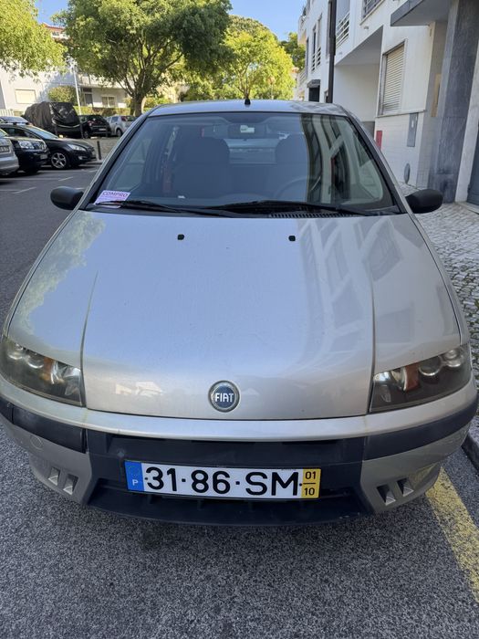Fiat Punto Cinzento