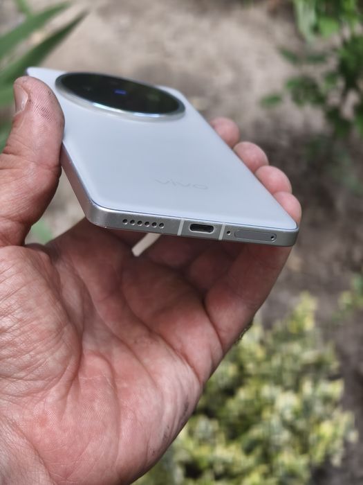 Vivo x100s 12/256  Dimensity 9300+