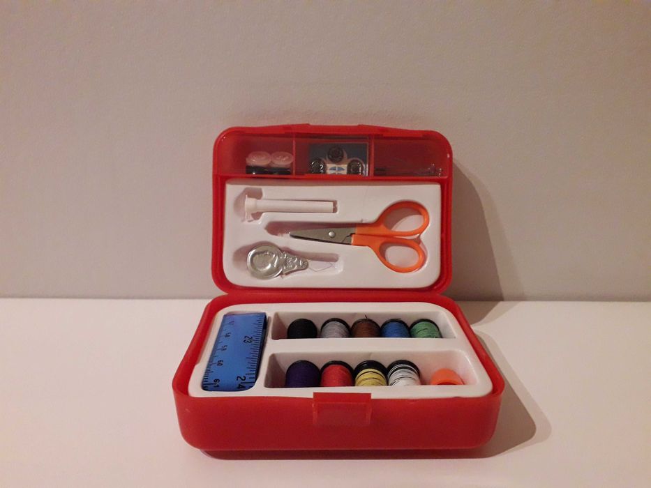 Caixa de costura de brincar