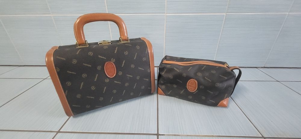 Valentino - kuferek + kosmetyczka - super stan