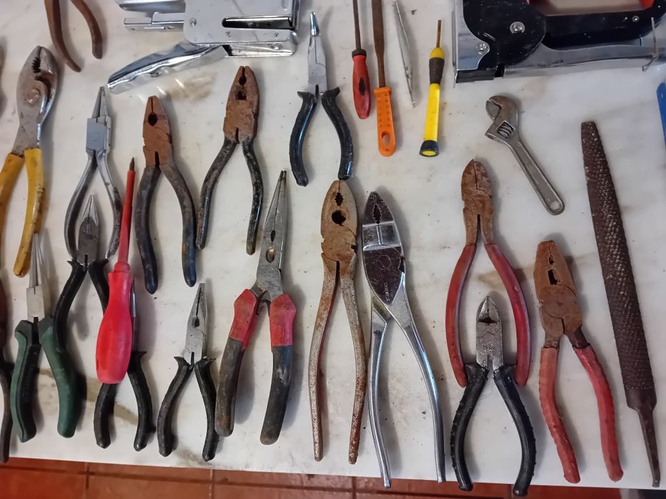 Conjunto de Ferramentas Diversas Antigas 




Veja também meus outros