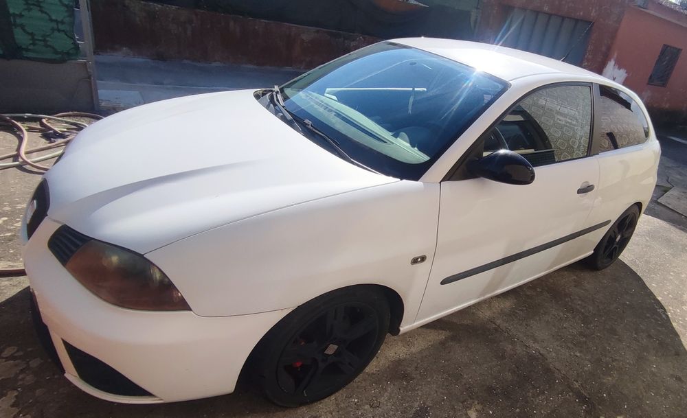 SEAT Ibiza 1.4 TDI 2007 com 240 mil kms
