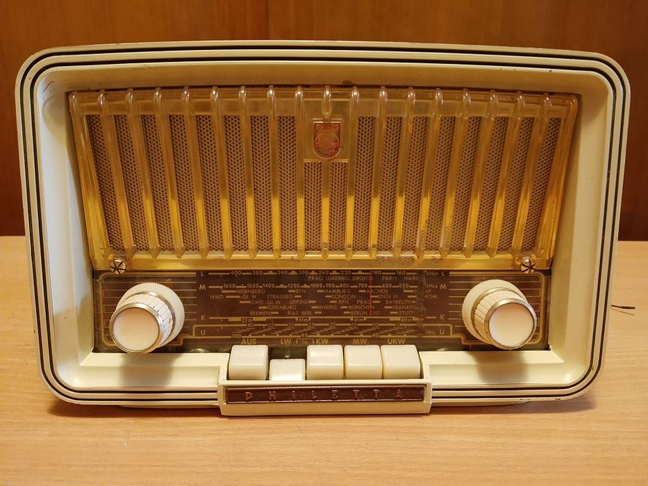 Zabytkowy radioodbiornik lampowy Philips Philetta