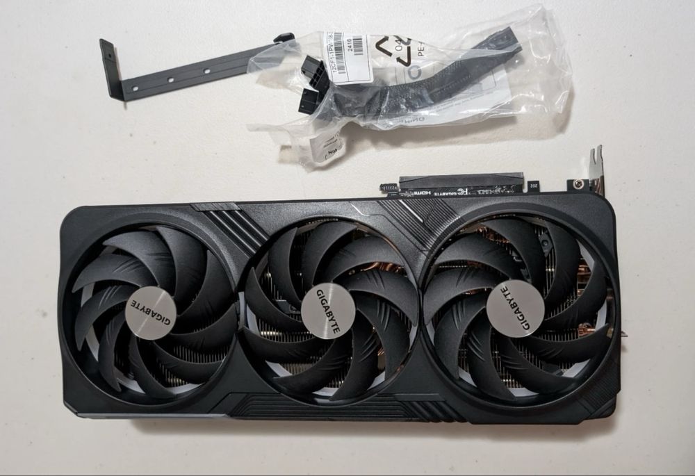 Відеокарта GIGABYTE GeForce RTX 4080 SUPER GAMING OC 16G