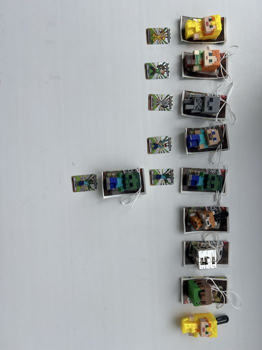 Фігурки Майнкрафт Кіндер Джой