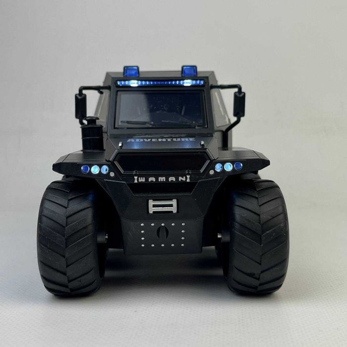 Металева Колекційна модель 1:24 Shaman 8×8 з підсвіткою фар, звуком