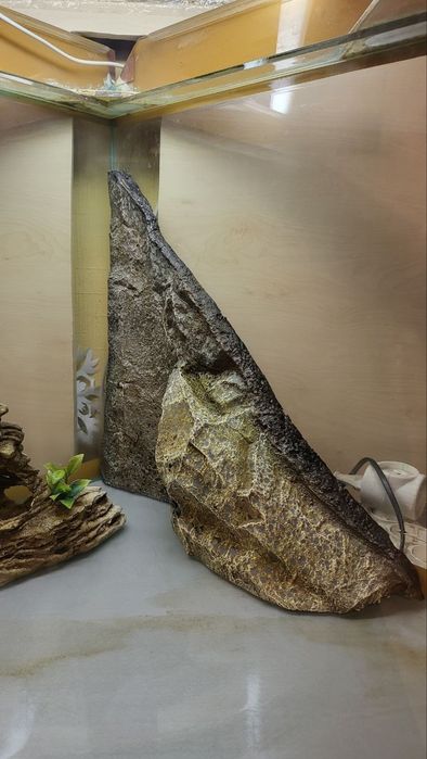 Декоративна скала- грот для акваріума