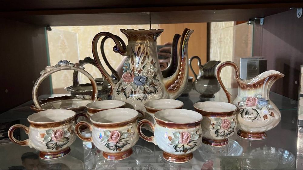 Гарний чайний сервіз