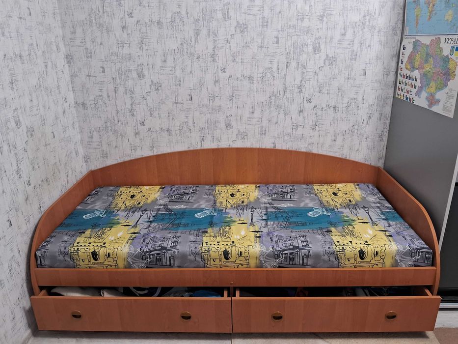 Продам ліжко в гарному стані