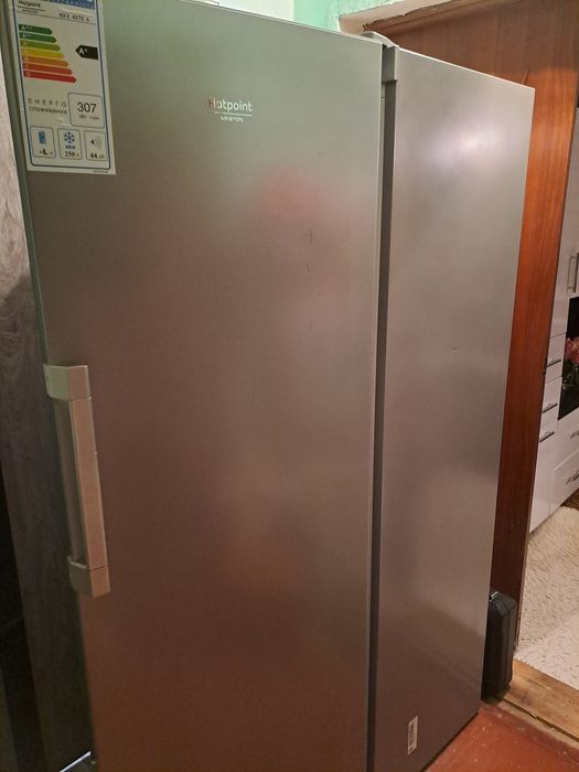 Холодильник морозильна камера