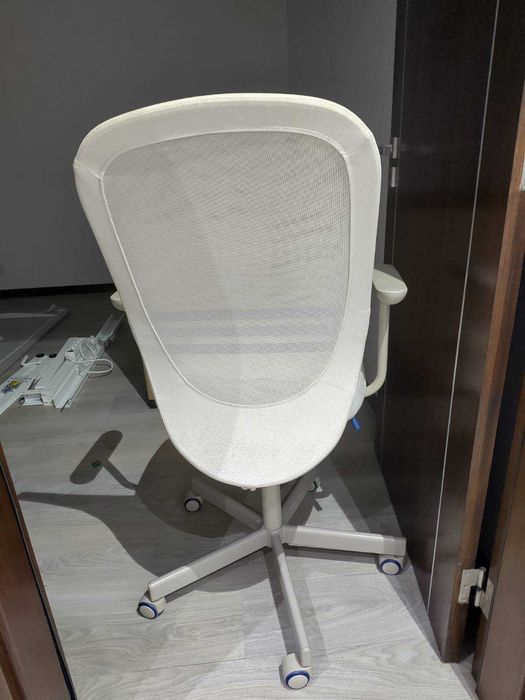 Cadeira de Escritório IKEA FLINTAN – Branca
