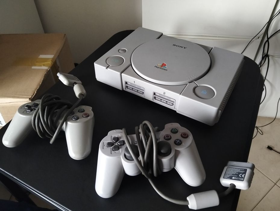 ps1  com controles e fios