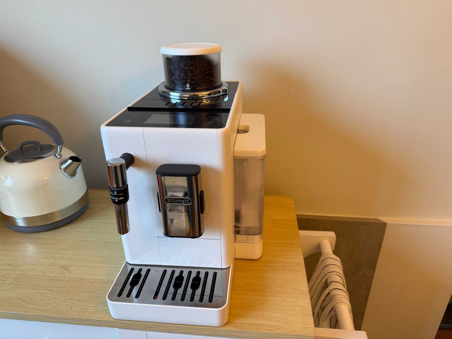 Máquina de Café De'Longhi Rivelia