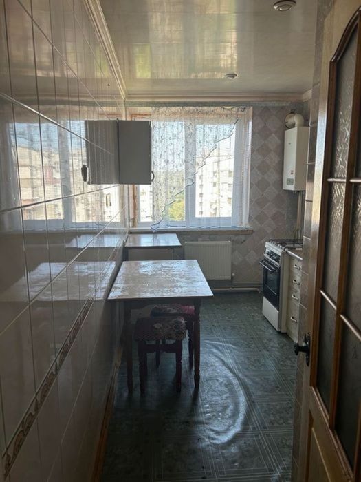 Продам гарну трикімнатну квартиру р-н Ковалівка.