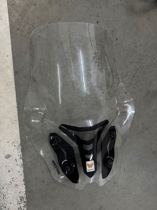 Sym ADX 125 vidro also Isotta