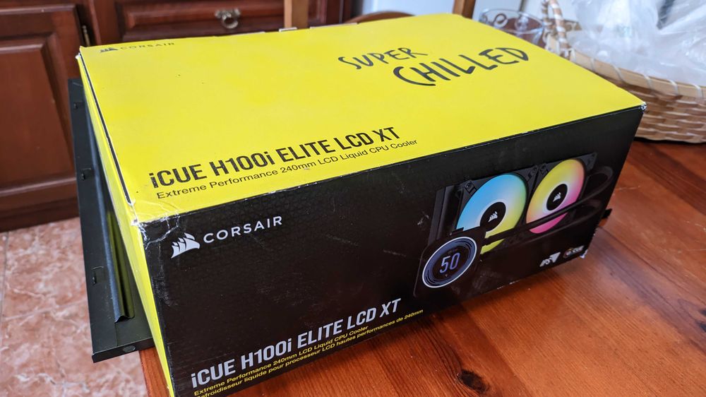 Cooler Corsair iCUE H100i Elite LCD XT – 240mm RGB C/Novo + Garantia