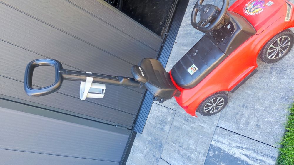 Jeździk auto dla malucha