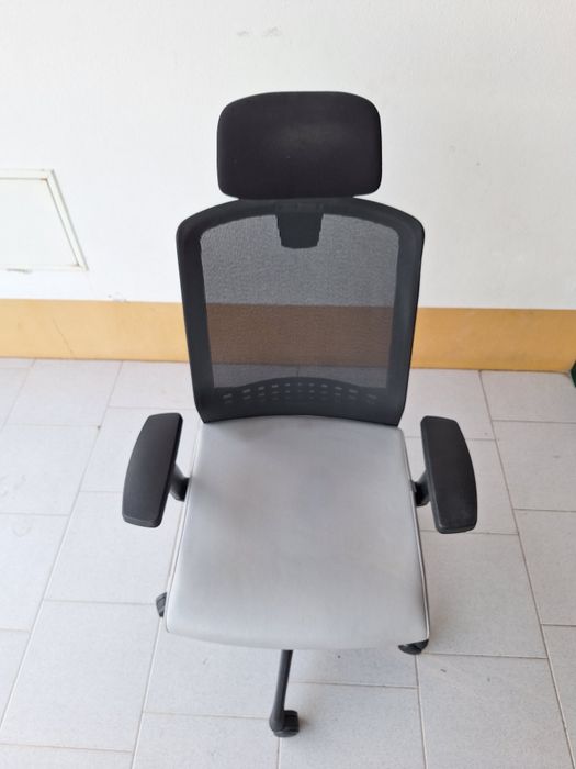 Cadeira de escritório muito confortável
