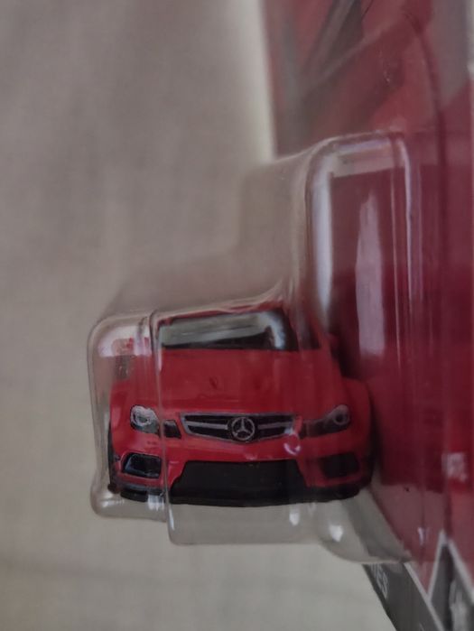 Hot Wheels Premium - '12 Mercedes-Benz C63 AMG Coupe Black Series