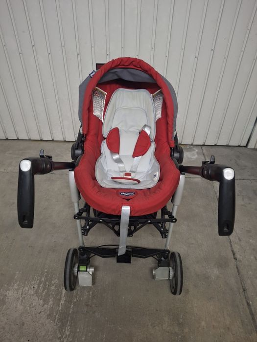 Ovo/cadeira Auto Chicco - Compatível com um carrinho de bebé Chicco