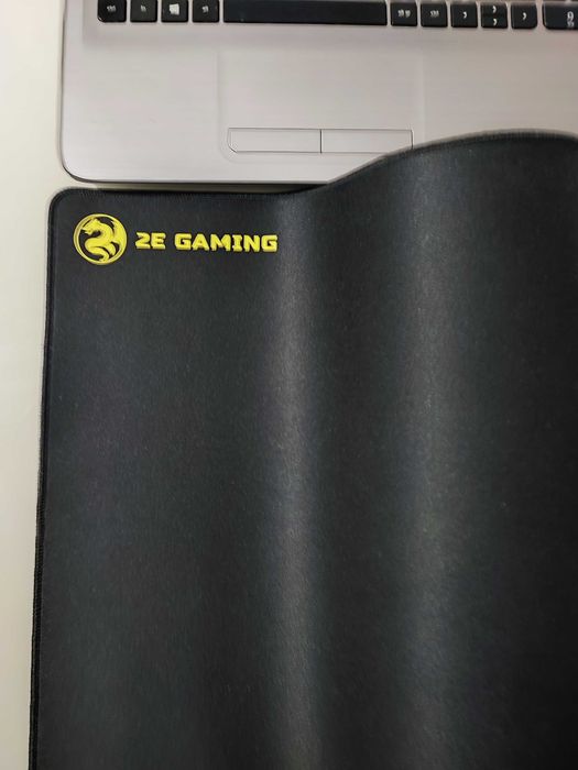 Коврик 2E GAMING 45х80 см Поверхность для работы, геймеров (як нова)