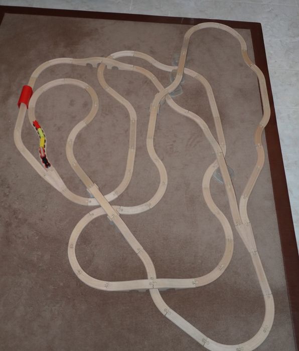 Pista de comboio madeira