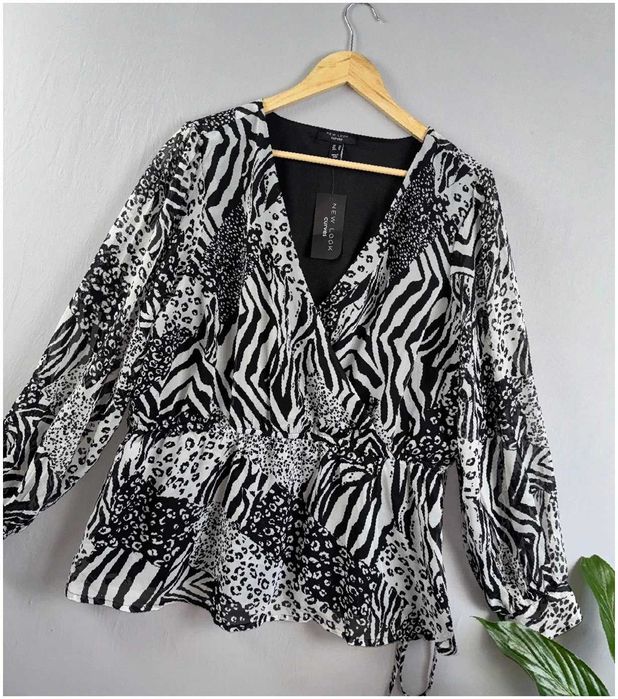 New Look Curves bluzka kopertowa plus size animal print V-neck r.50