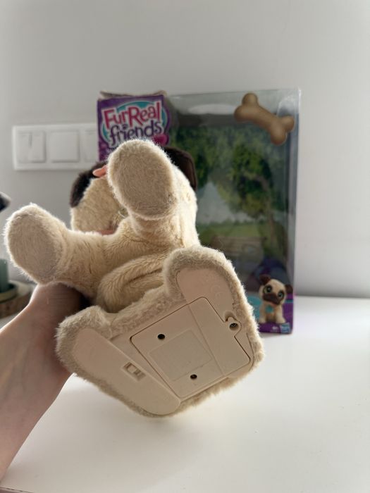 Peluche Interativo FurReal Friends - Pug JJ Saltitão