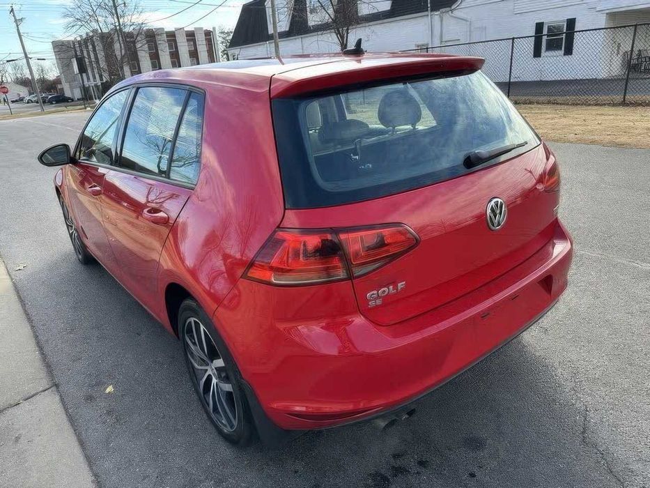 Volkswagen Golf      2017