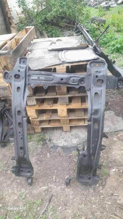 Подрамнік+ричаги мазда 626 GD,