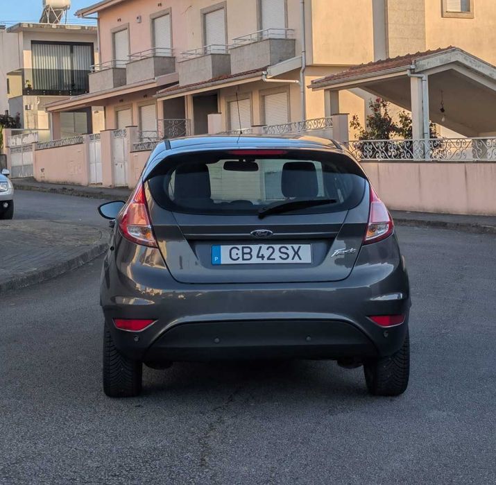 Ford Fiesta 1.5 TDCi  (2016) – 122.000km – Muito Económico
