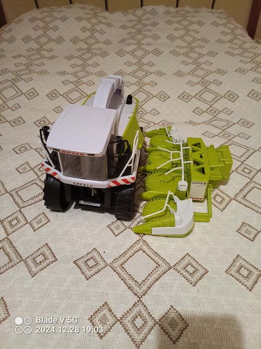 Kombajn sieczkarnia class zabawka