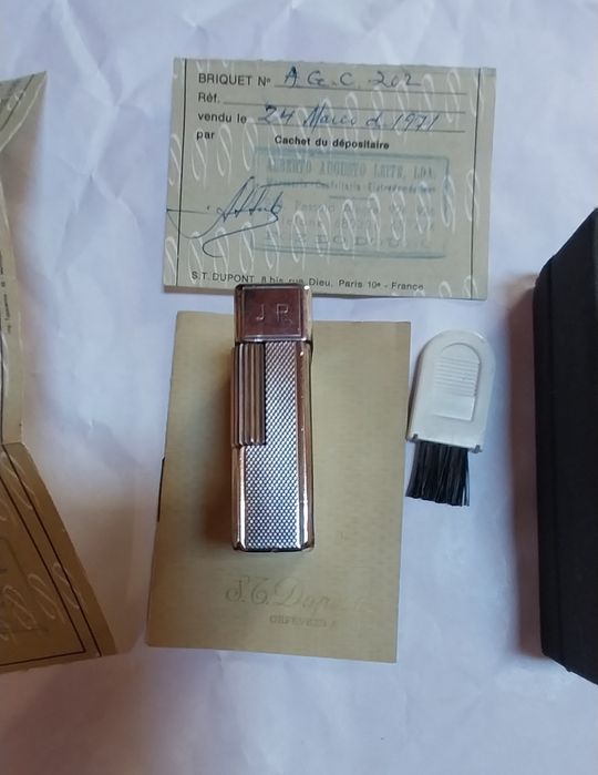 Isqueiro antigo Dupont modelo pequeno