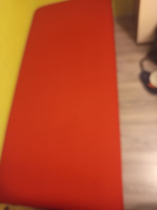 Tapczan jednoosobowy z dużą skrzynią