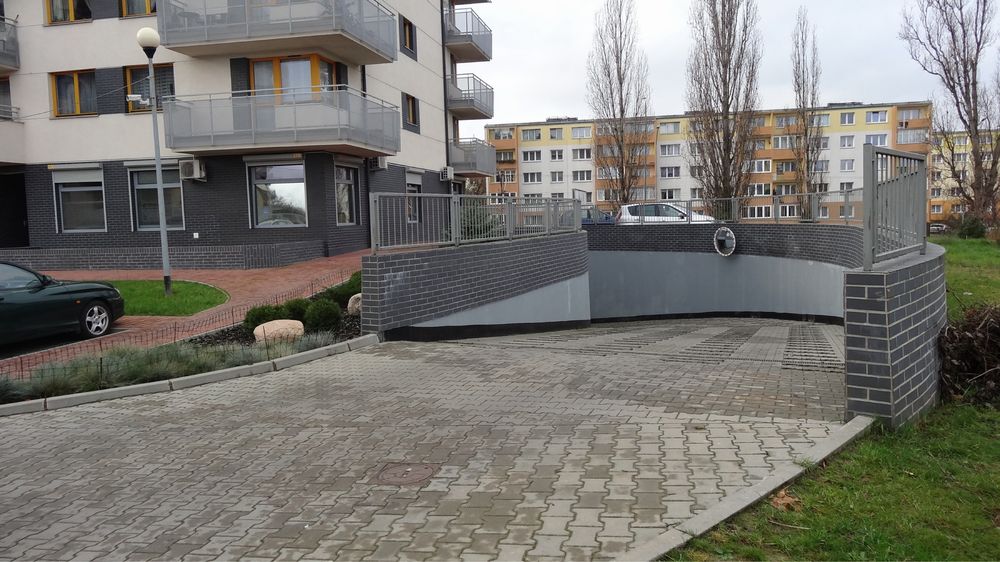 Garaż Osiedle Polonia 81A Powstańców Wielkopolskich - Widok 2