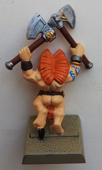 Dwarf. Krasnolud z uniwersum Warhammera. Troll Killer. Plastik.