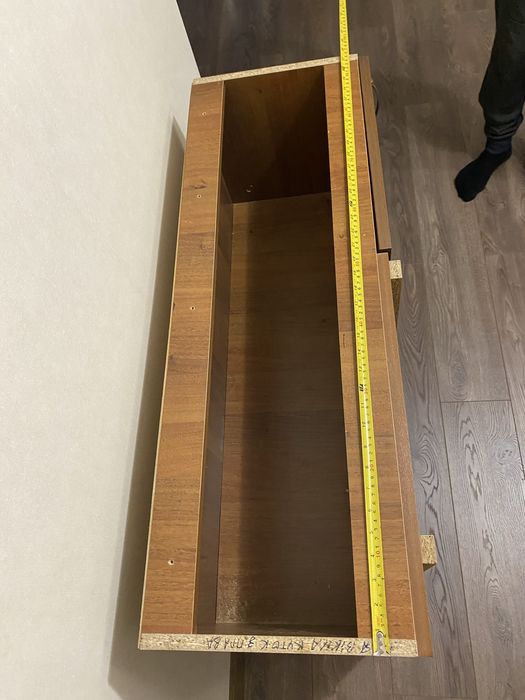 Тумбочка для речей