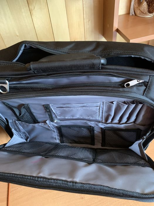 Сумка фірмена”Kensington” для ноутбука на 15.6* розмір40*30*15 см.