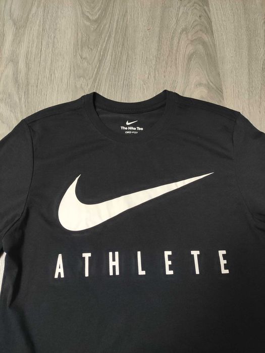 Футболка Nike...