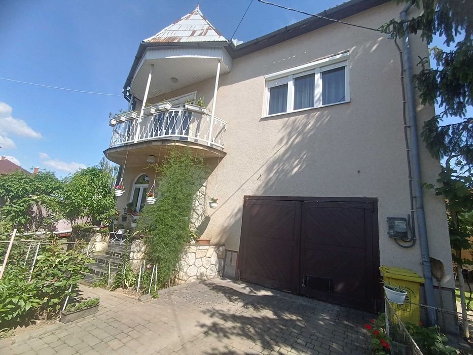 ПРОДАЖ 2-х поверхового цегляного будинку 1990-х у Берегові, жилий стан