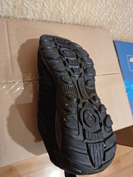 Трекинговые кросовки  Merrell на мембране зимние с утеплителем.