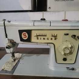 Maquina de costura Singer com móvel