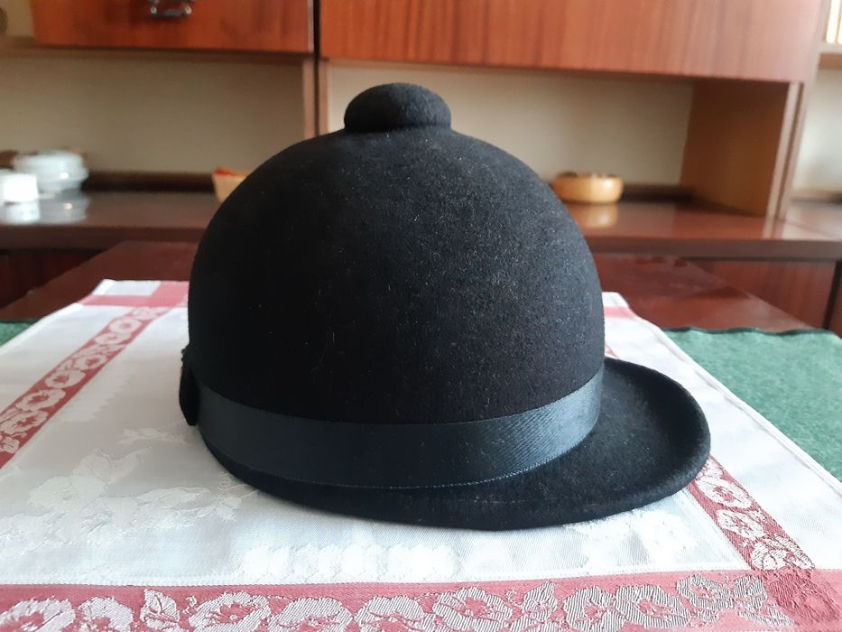 Toczek damski elegancki czarny