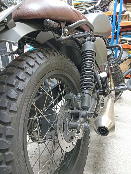 Mutt Hilts 125 como nova